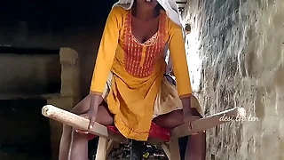 Xxx Desi wife ne empty dost se chudai